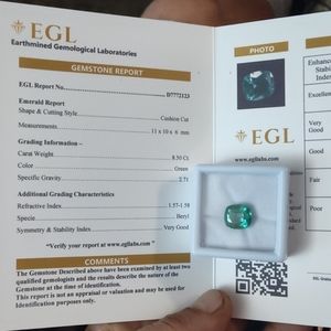 8.5 carat certified earth mined emerald